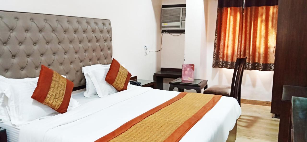 Hotel Kabeer New Delhi @ New Delhi Railway Station Exterior photo