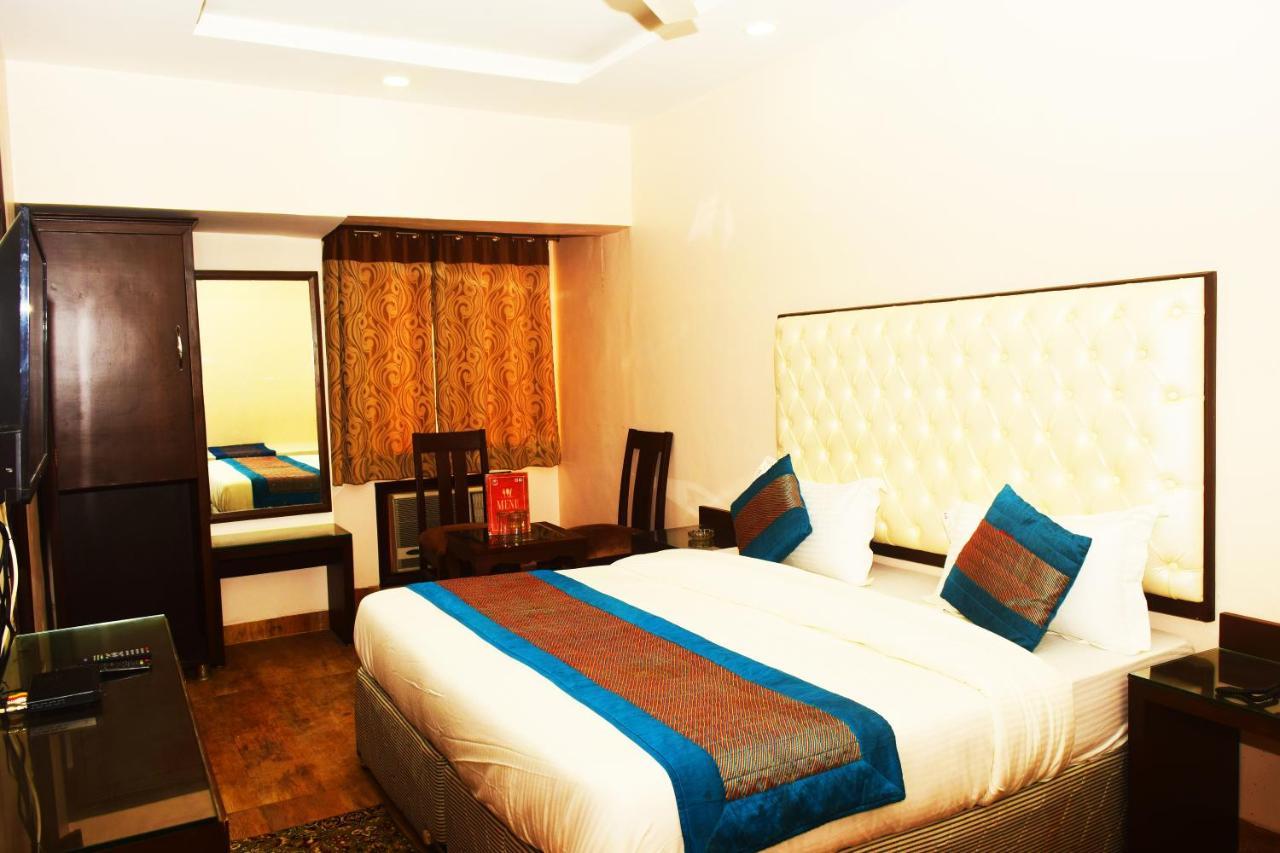 Hotel Kabeer New Delhi @ New Delhi Railway Station Exterior photo