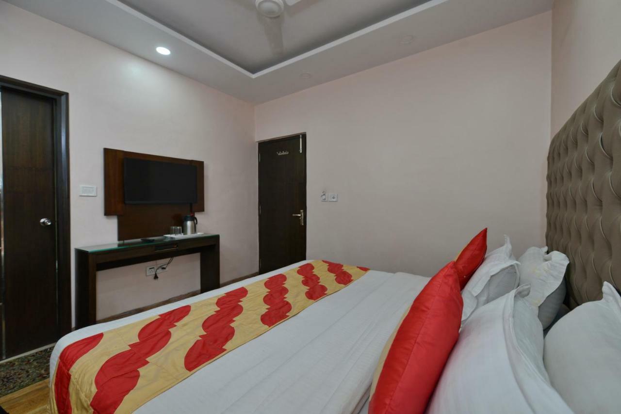 Hotel Kabeer New Delhi @ New Delhi Railway Station Exterior photo