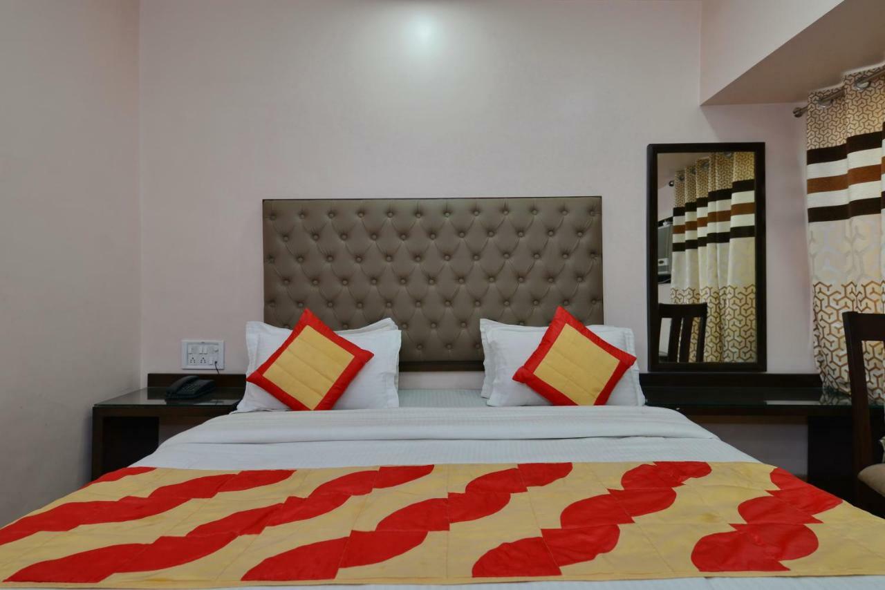 Hotel Kabeer New Delhi @ New Delhi Railway Station Exterior photo
