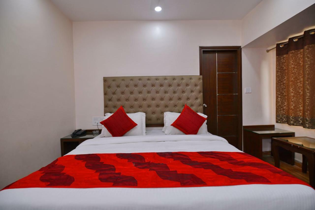 Hotel Kabeer New Delhi @ New Delhi Railway Station Exterior photo