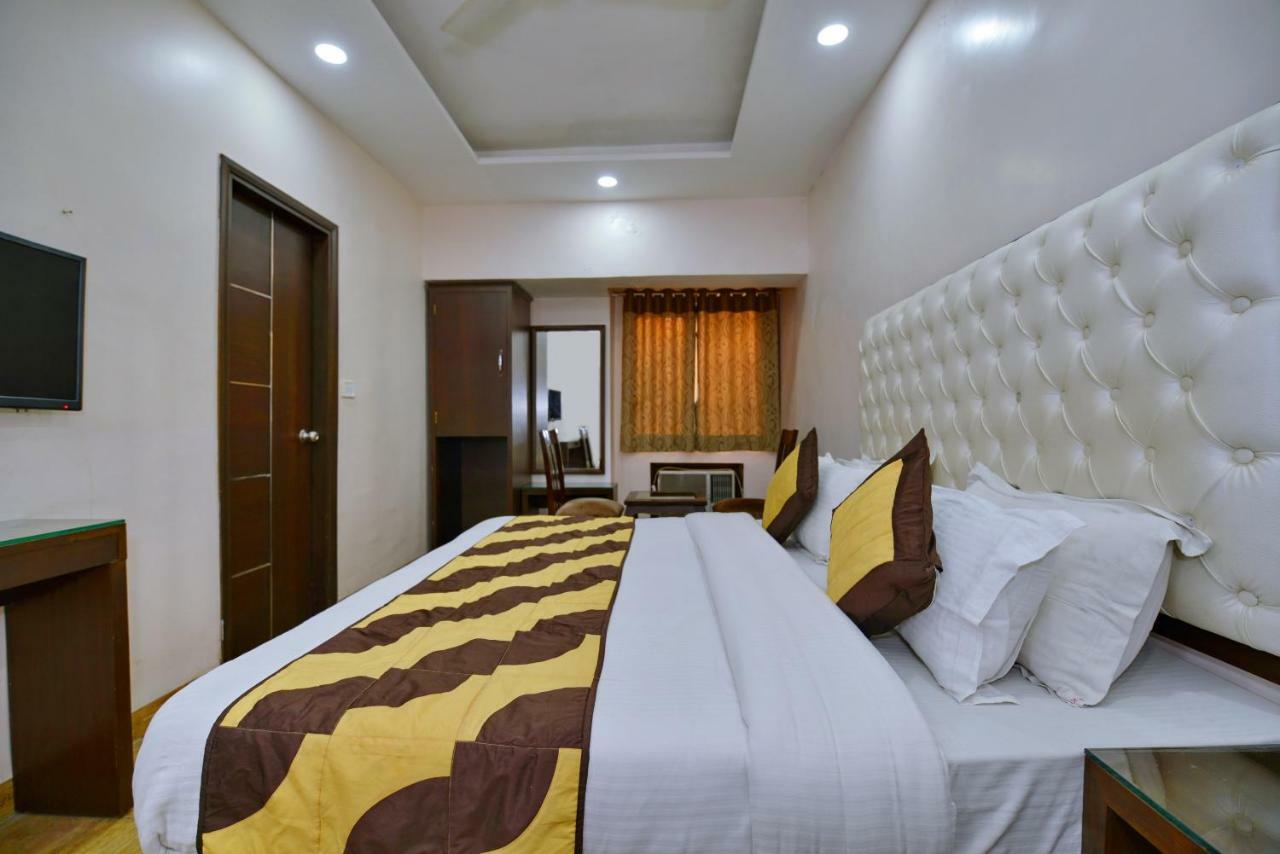 Hotel Kabeer New Delhi @ New Delhi Railway Station Exterior photo