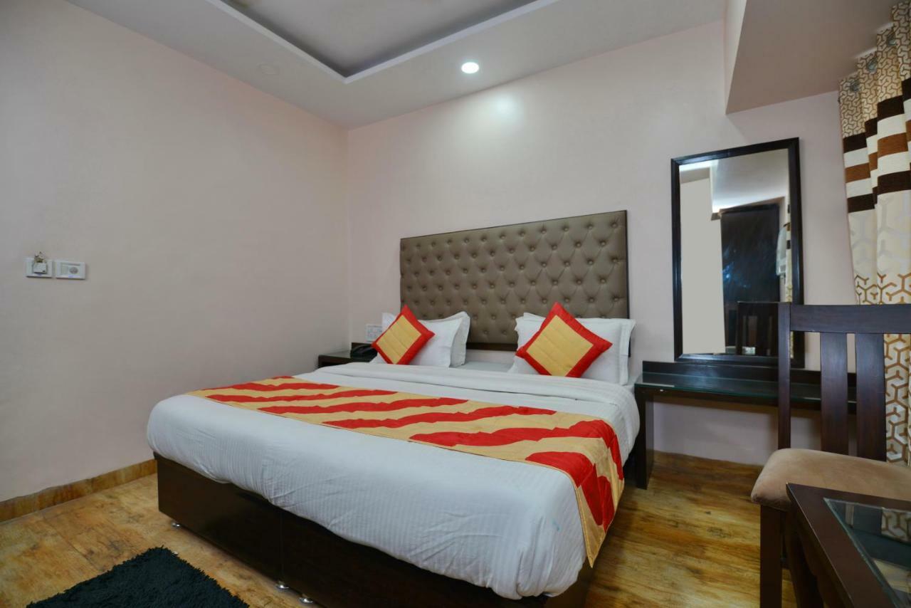Hotel Kabeer New Delhi @ New Delhi Railway Station Exterior photo