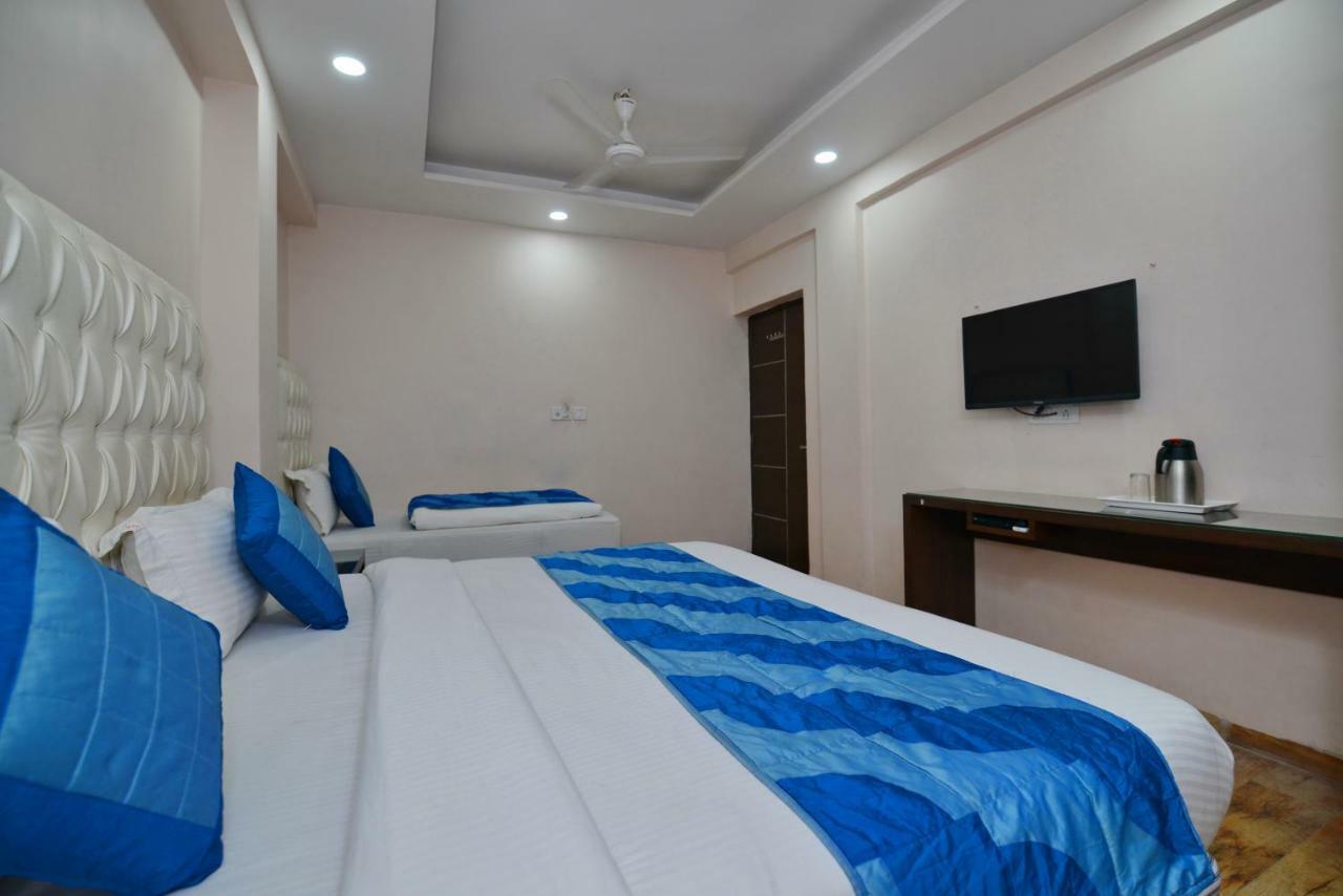 Hotel Kabeer New Delhi @ New Delhi Railway Station Exterior photo