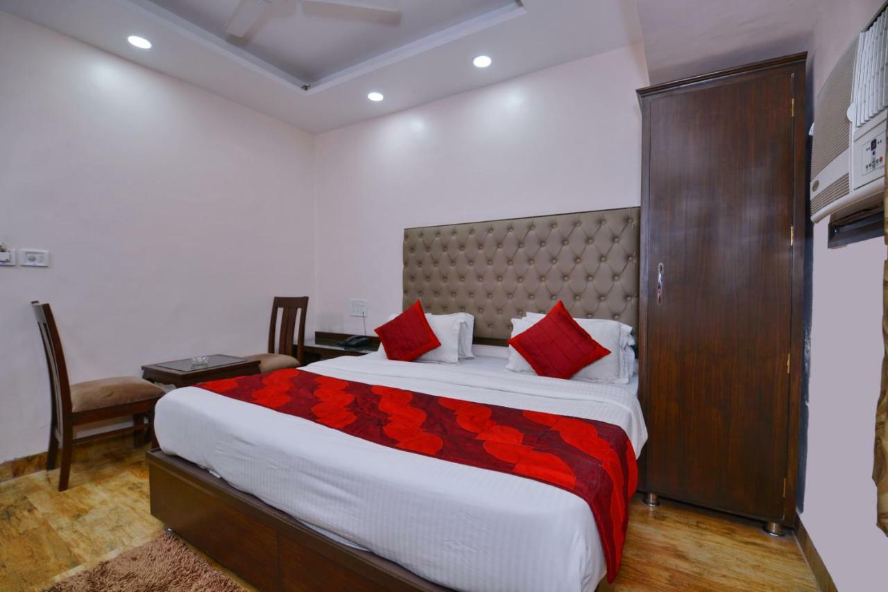 Hotel Kabeer New Delhi @ New Delhi Railway Station Exterior photo
