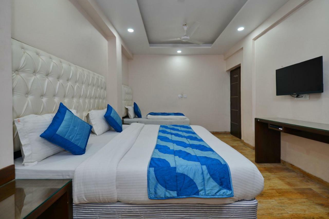 Hotel Kabeer New Delhi @ New Delhi Railway Station Exterior photo
