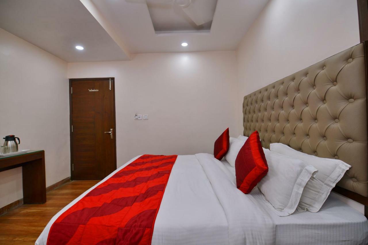 Hotel Kabeer New Delhi @ New Delhi Railway Station Exterior photo