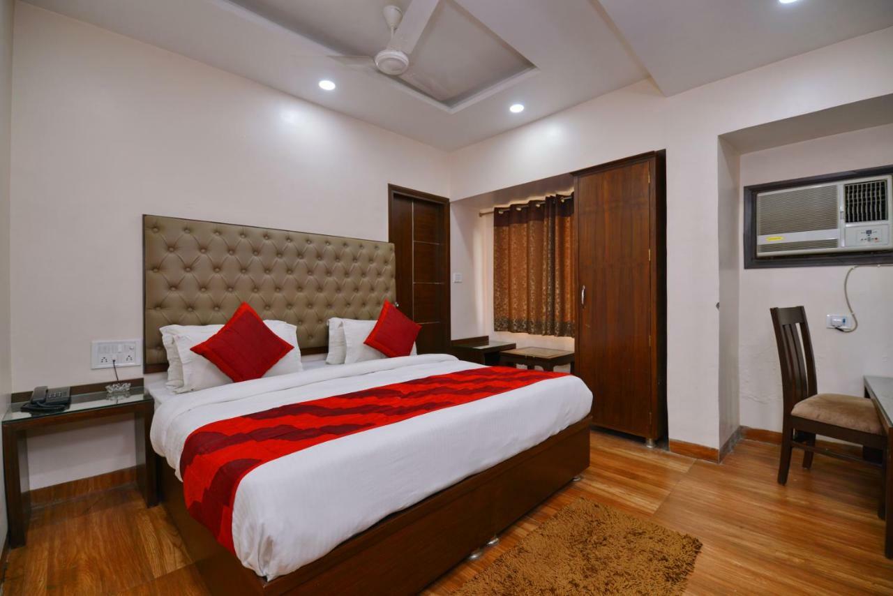 Hotel Kabeer New Delhi @ New Delhi Railway Station Exterior photo