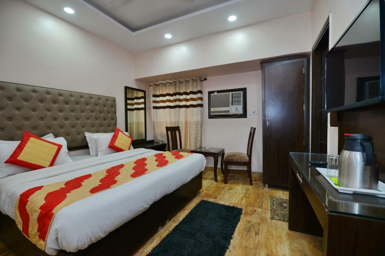 Hotel Kabeer New Delhi @ New Delhi Railway Station Exterior photo
