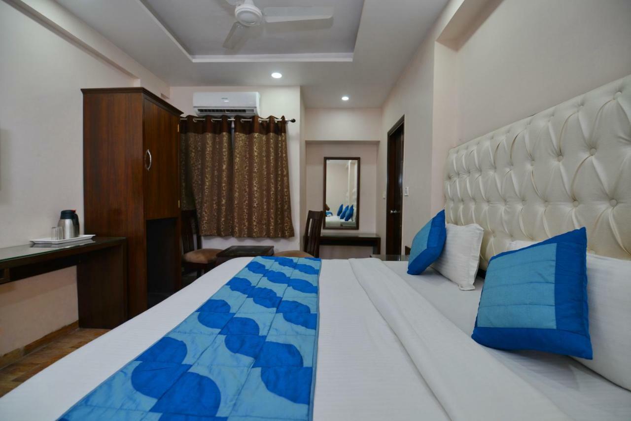 Hotel Kabeer New Delhi @ New Delhi Railway Station Exterior photo